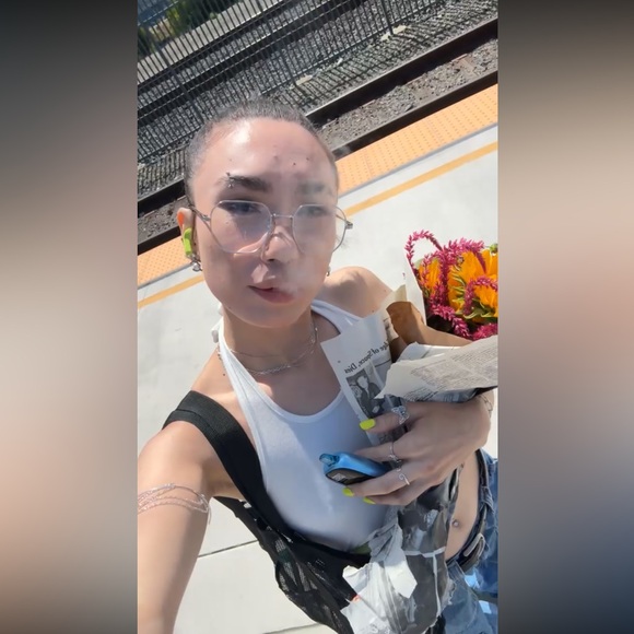 Meet your Posher, Sean Hoang - Picture 2 of 2